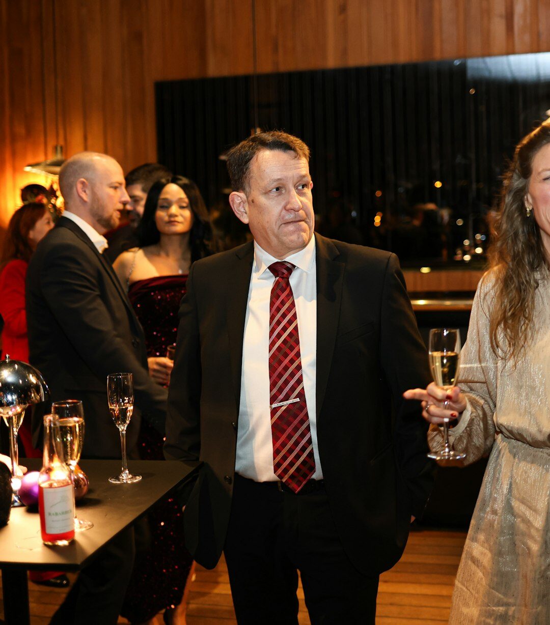 b2b professionals at networking event